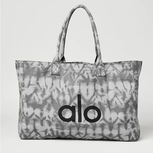 Alo Yoga Shopper Tote- Grey Tiedye